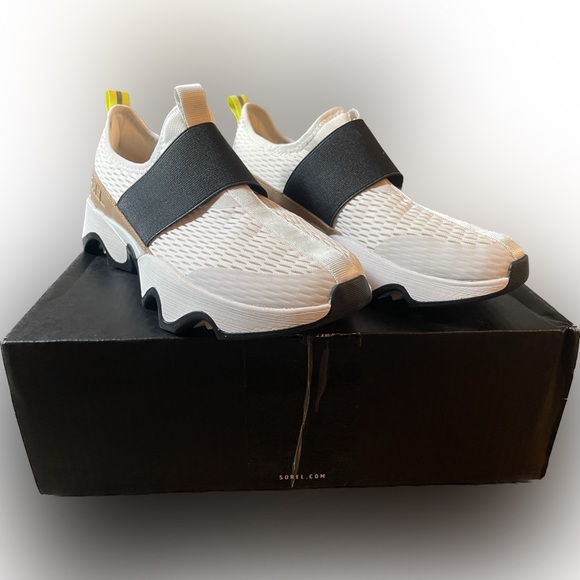 Sorel Shoes - Sorel Kinetic Impact II Strap in Sea salt/ black size 8 - NEW